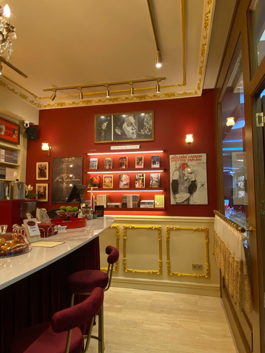cafe tiyatro