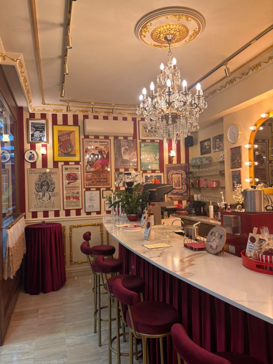 cafe tiyatro