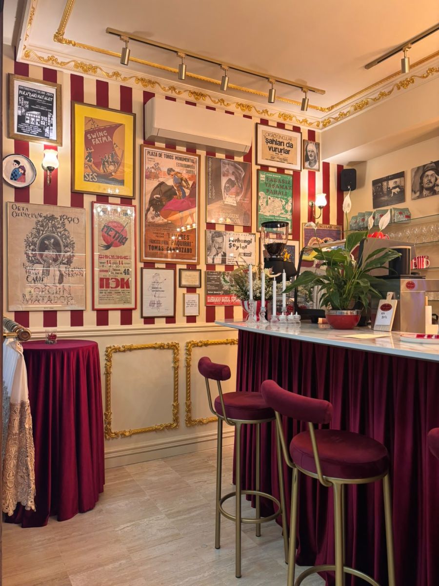 cafe tiyatro