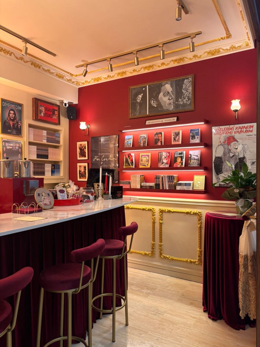 cafe tiyatro